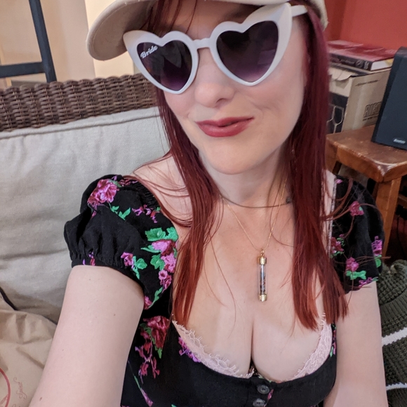 Meet your Posher, Miranda - Picture 3 of 3